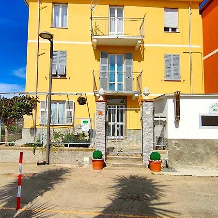 B&B Petit Dejeuner Chiavari Exterior foto