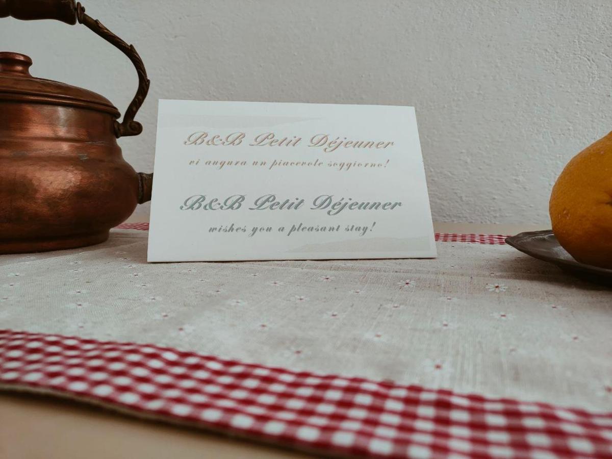 B&B Petit Dejeuner Chiavari Exterior foto